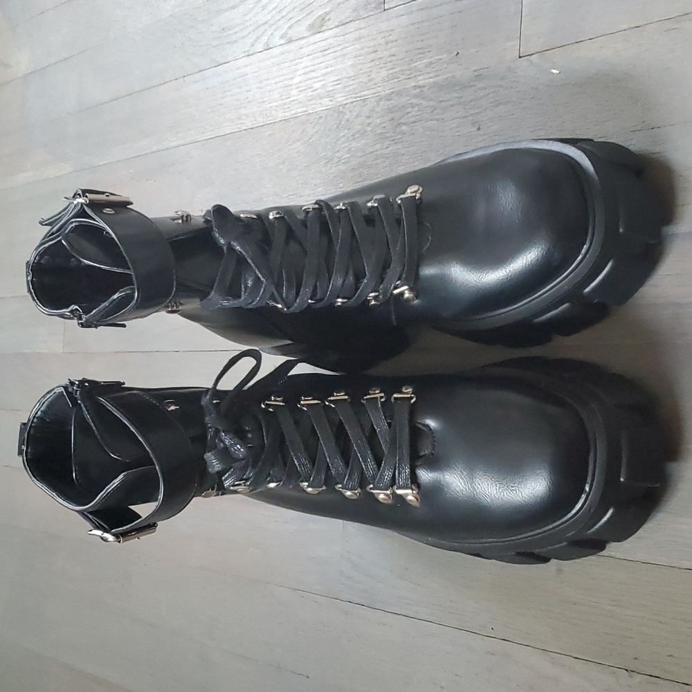 Combat boots 👢 - Picture 5 of 6